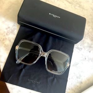 55mm Square Sunglasses
GIVENCHY Crystal / Blue